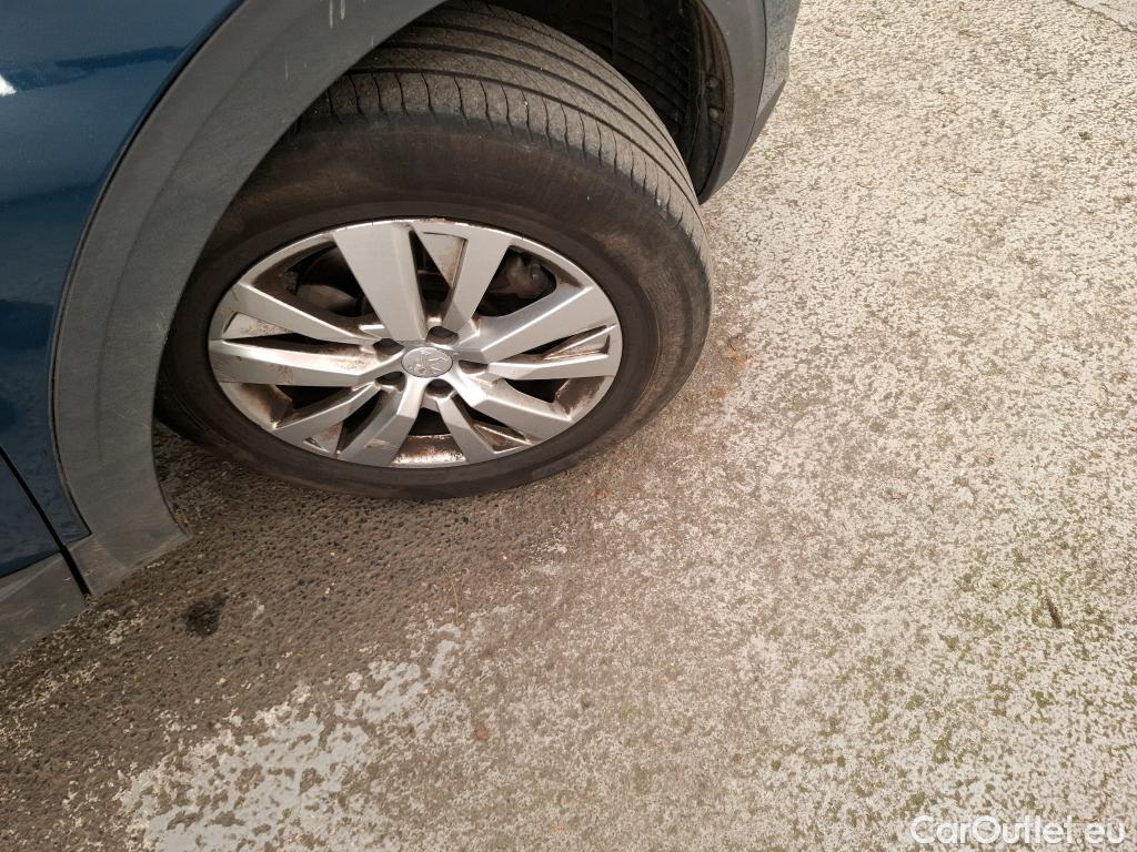  Peugeot  3008  Active Pack 1.5 HDi 130CV BVA8 E6d #2