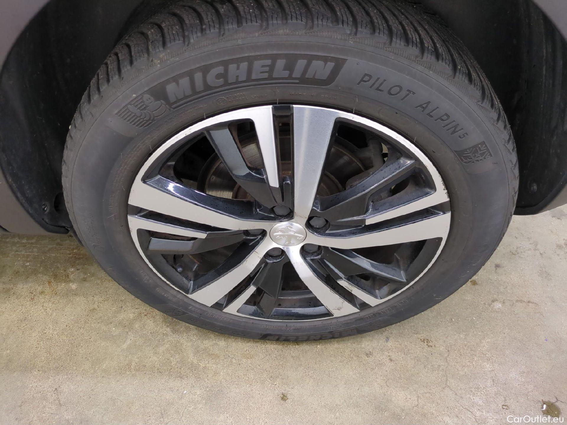  Peugeot  3008 PEUGEOT  / 2020 / 5P / SUV BlueHDi 130 S&S EAT8 GT #13