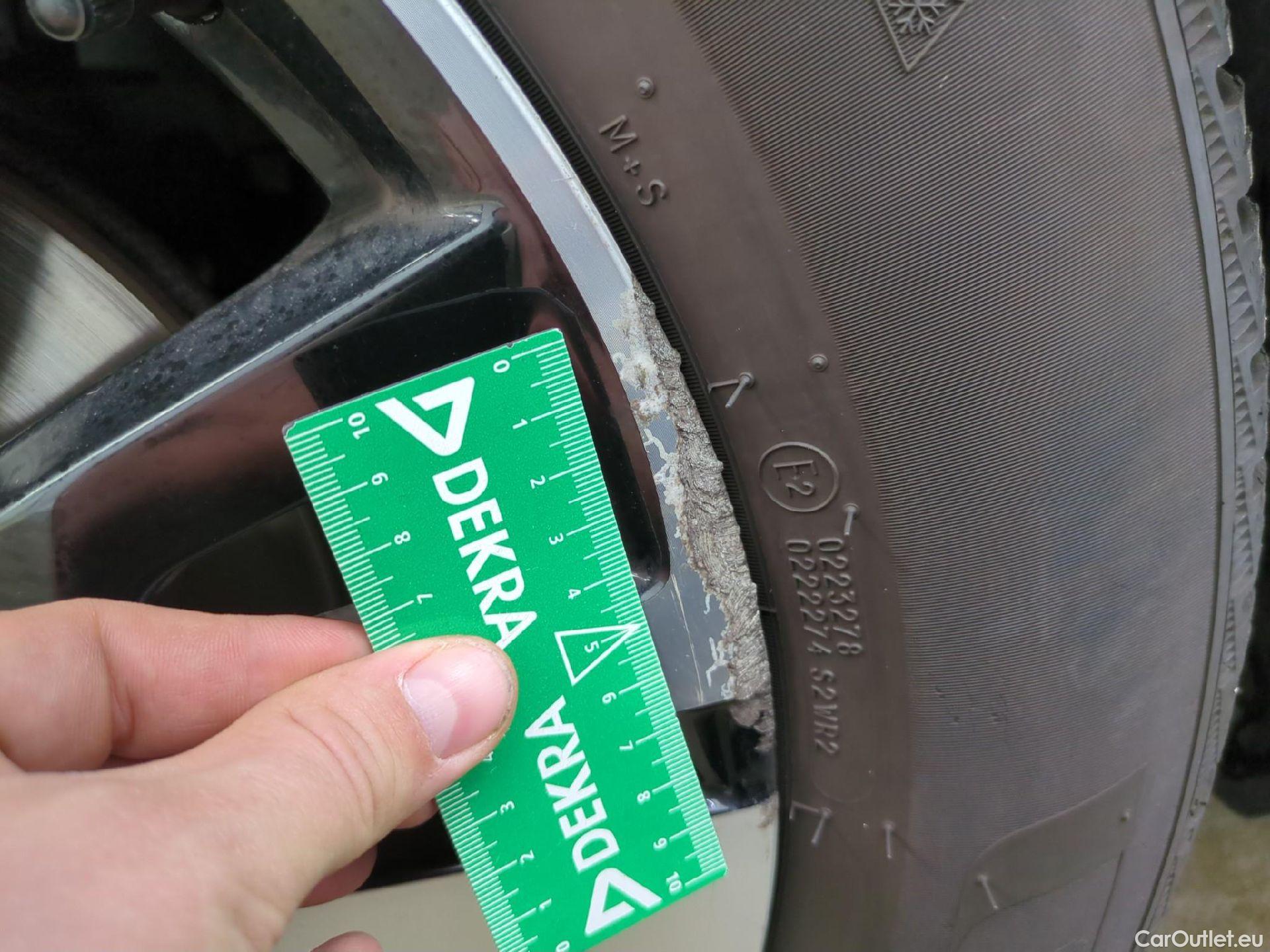  Peugeot  3008 PEUGEOT  / 2020 / 5P / SUV BlueHDi 130 S&S EAT8 GT #11