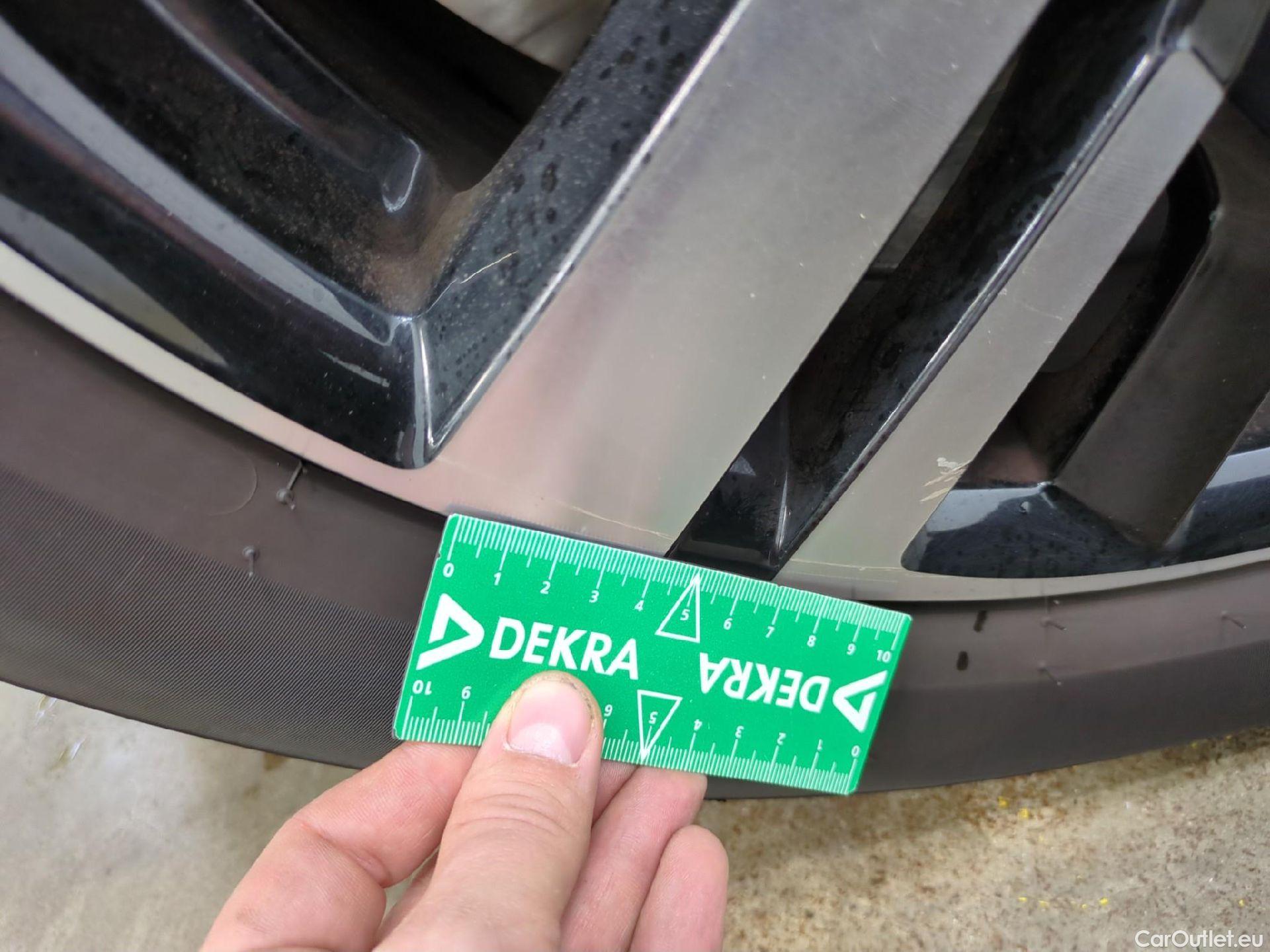  Peugeot  3008 PEUGEOT  / 2020 / 5P / SUV BlueHDi 130 S&S EAT8 GT #8