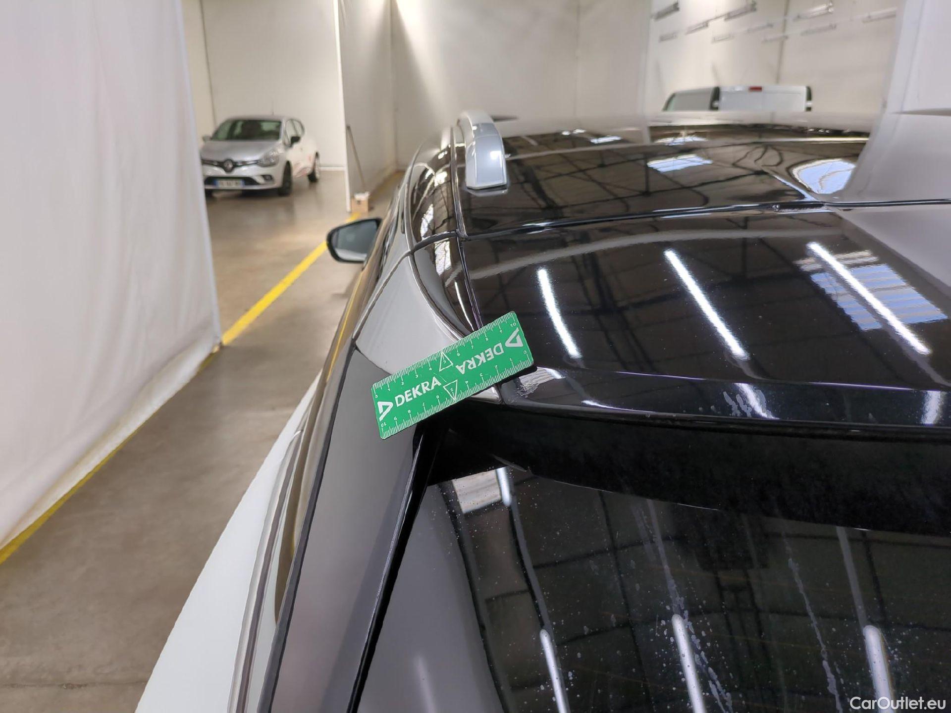  Peugeot  3008 PEUGEOT  / 2020 / 5P / SUV BlueHDi 130 S&S EAT8 GT #32