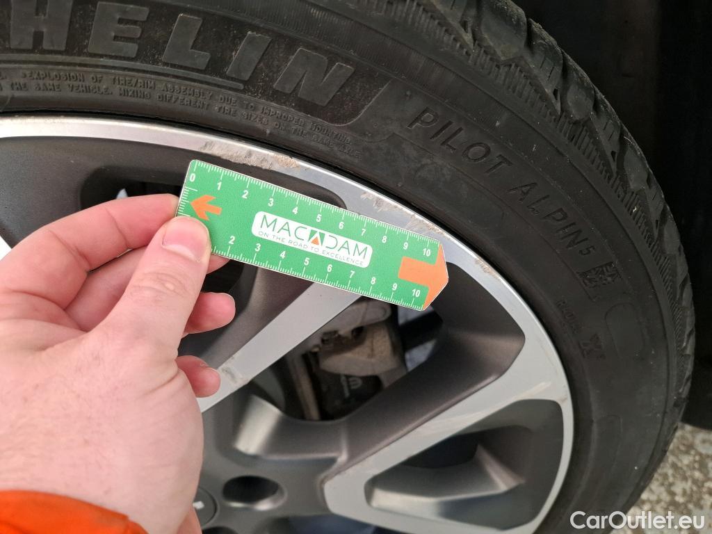  Jeep  Patriot JEEP Renegade / 2018 / 5P / SUV 1.3 TURBO T4 240PS 4XE S #36