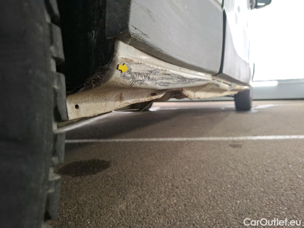  Renault  Trafic RENAULT  VU 4p Fourgon FG GCF L2H1 1300 dCi 120 #88