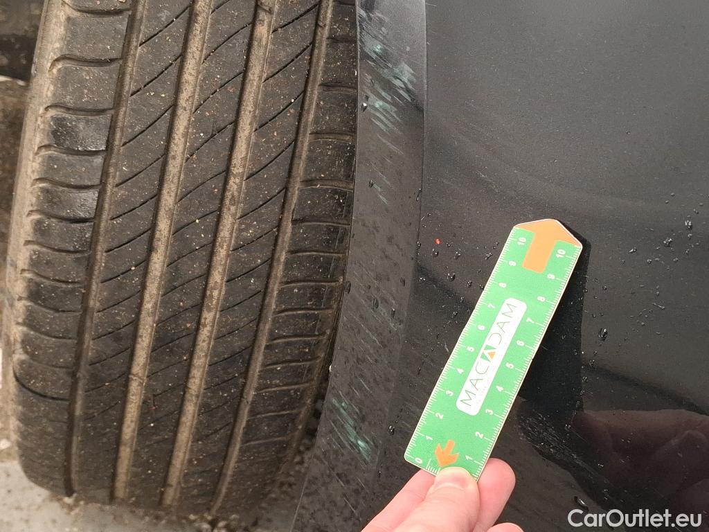  Toyota  Corolla TOYOTA  / 2018 / 5P / Berline Hybride 122h Dynamic Business Beyond Zer #32