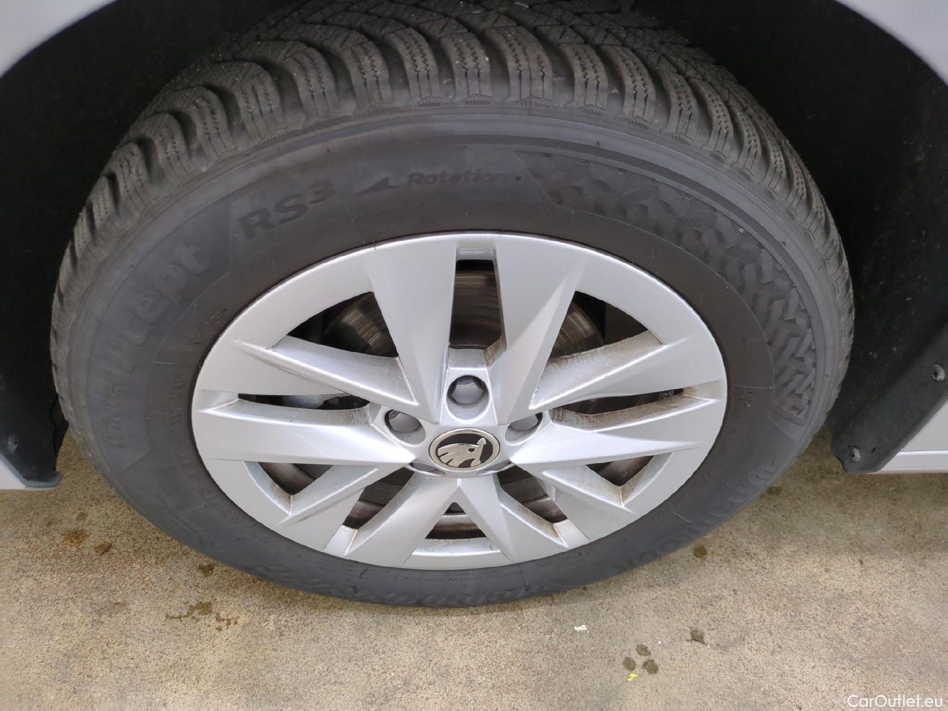  Skoda  Fabia  Ambition 1.0 MPI 80CV BVM5 E6d #5