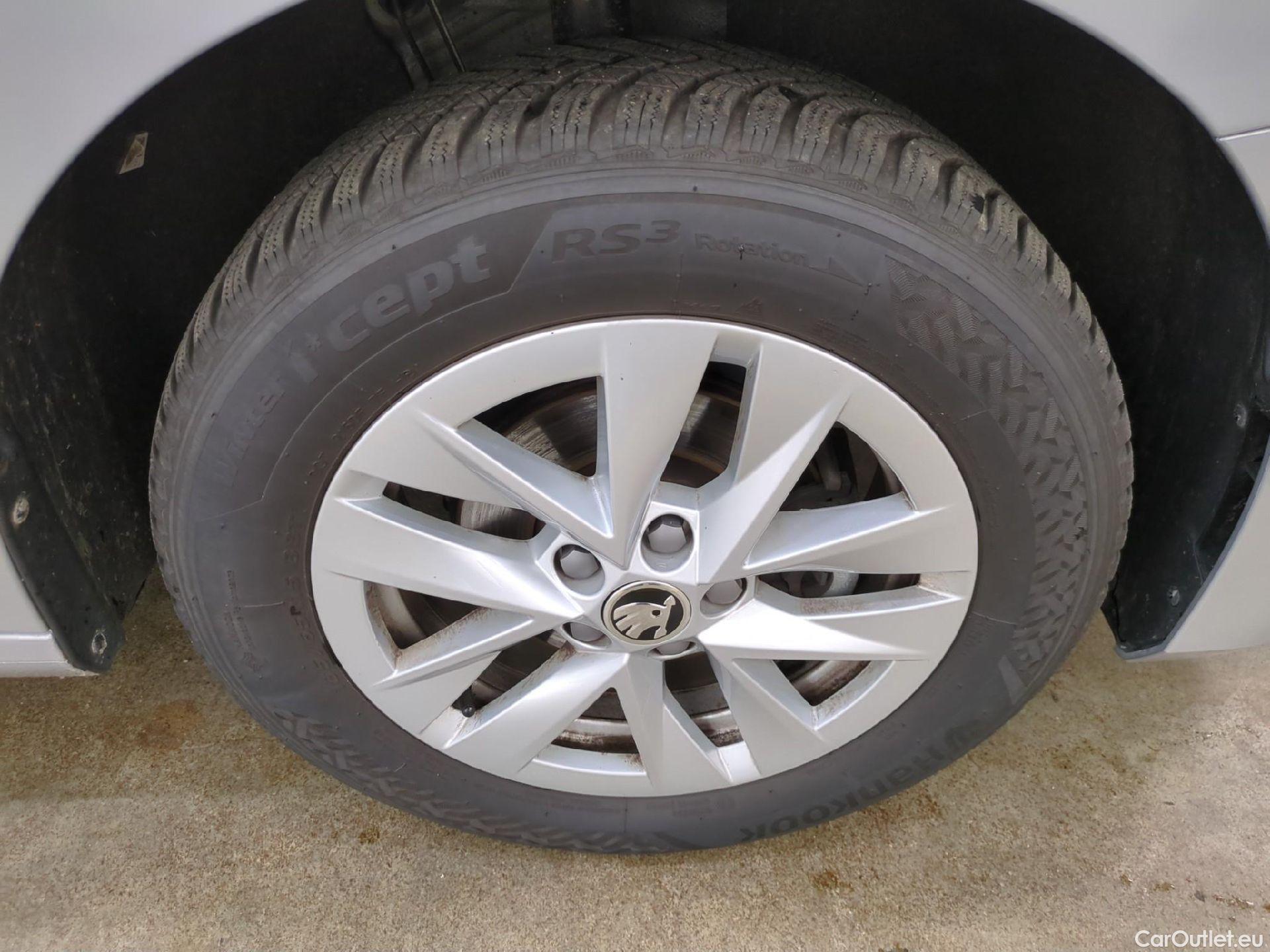  Skoda  Fabia  Ambition 1.0 MPI 80CV BVM5 E6d #4