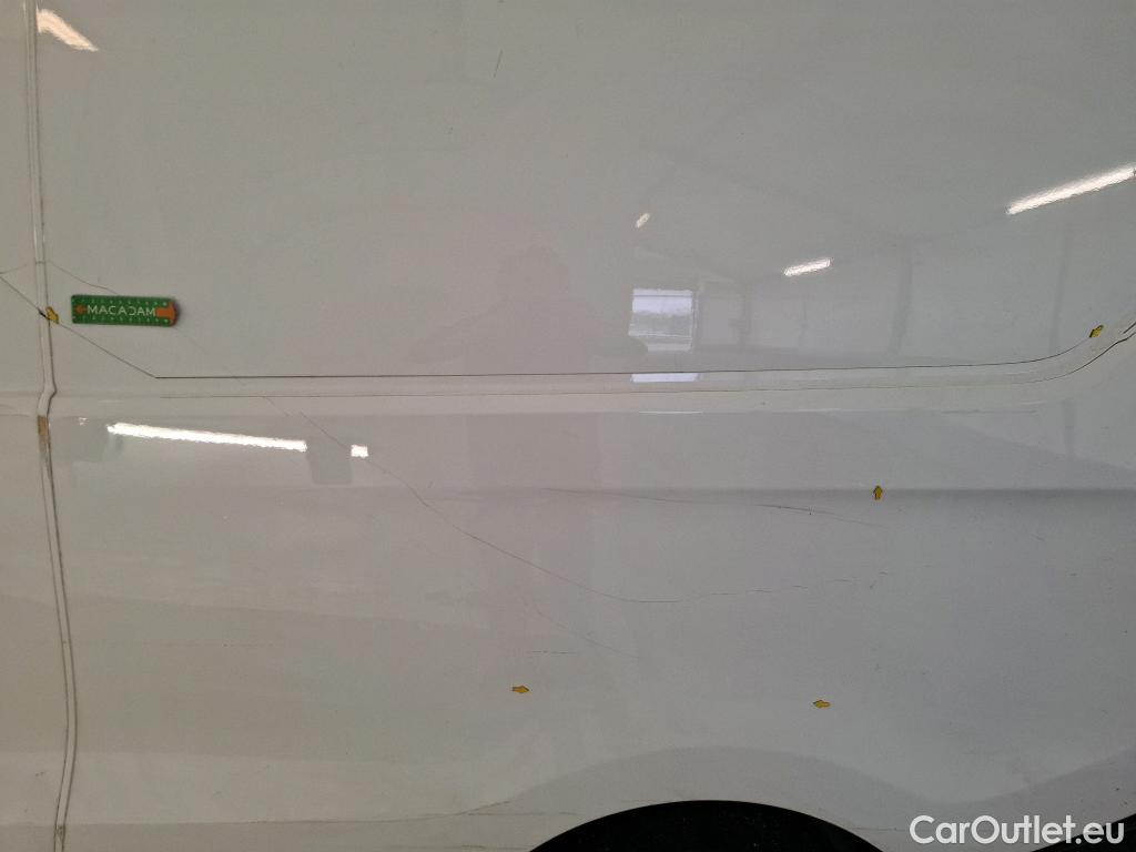  Renault  Trafic RENAULT  VU 4p Fourgon FG GCF L2H1 1300 dCi 120 #66