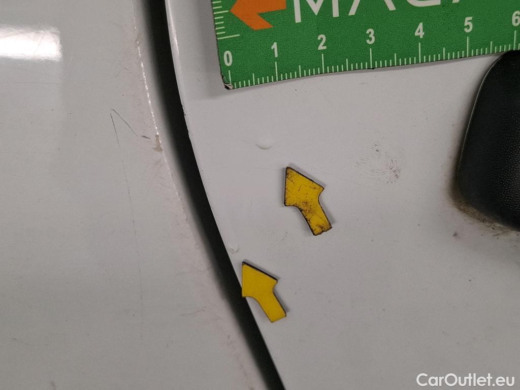  Renault  Trafic RENAULT  VU 4p Fourgon FG GCF L2H1 1300 dCi 120 #138