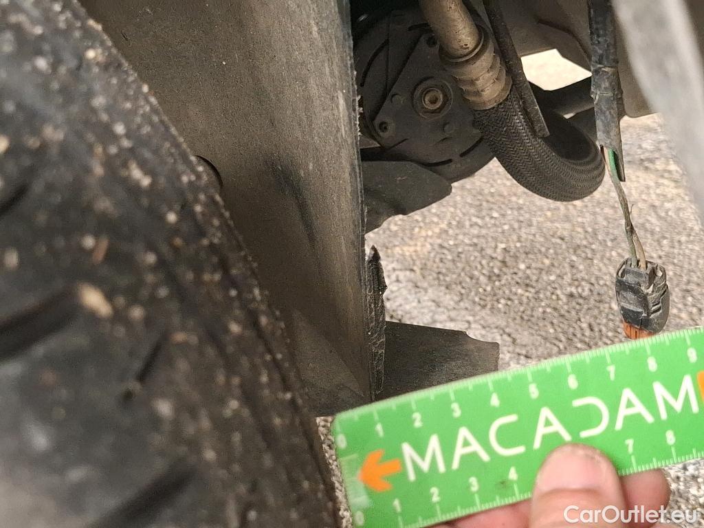  Renault  Trafic RENAULT  VU 4p Fourgon FG GCF L2H1 1300 dCi 120 #144