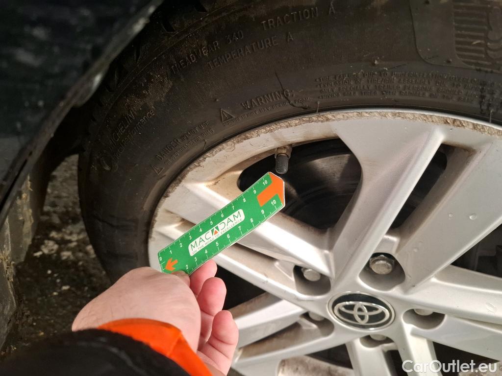  Toyota  Corolla TOYOTA  / 2018 / 5P / Berline Hybride 122h Dynamic Business Beyond Zer #21