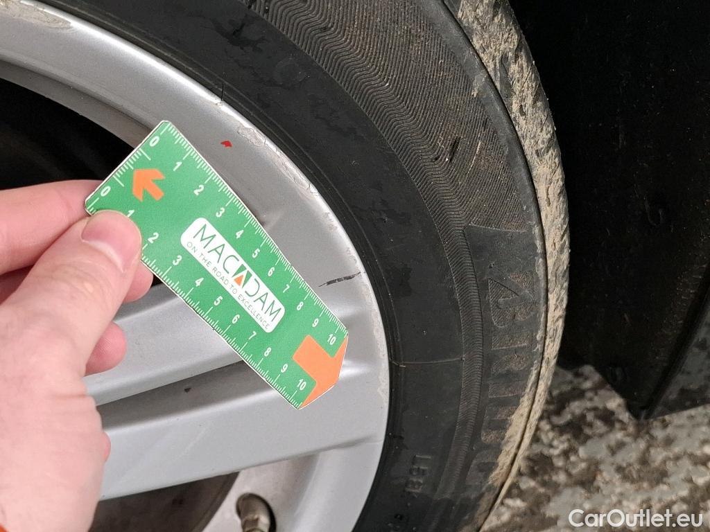  Toyota  Corolla TOYOTA  / 2018 / 5P / Berline Hybride 122h Dynamic Business Beyond Zer #17