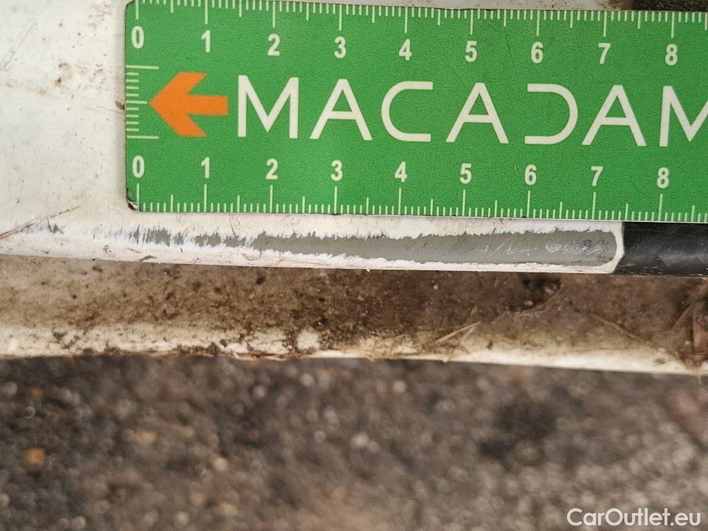  Renault  Trafic RENAULT  VU 4p Fourgon FG GCF L2H1 1300 dCi 120 #147