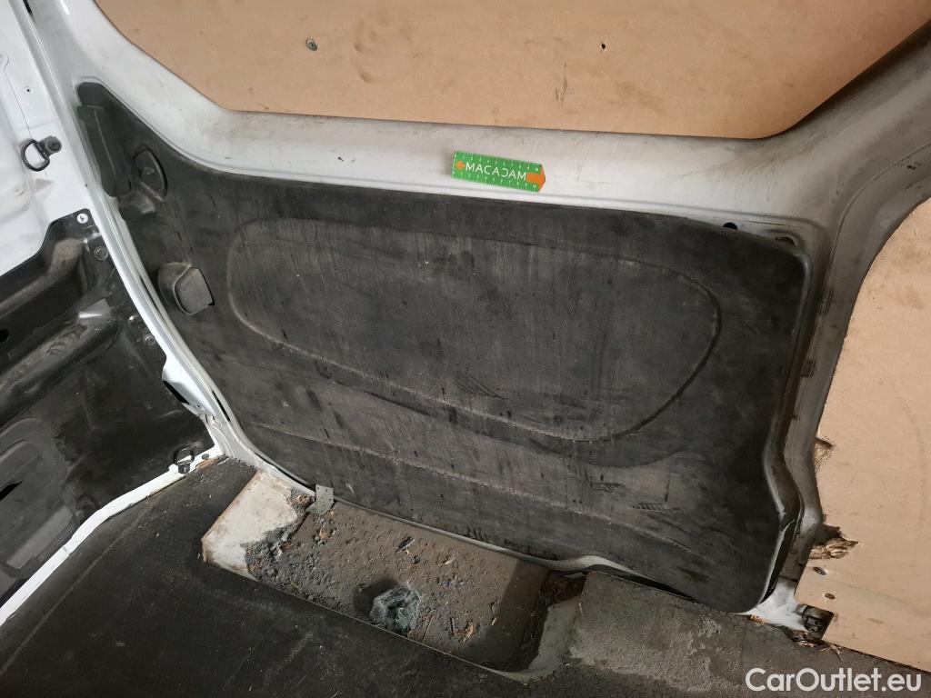  Renault  Trafic RENAULT  VU 4p Fourgon FG GCF L2H1 1300 dCi 120 #131