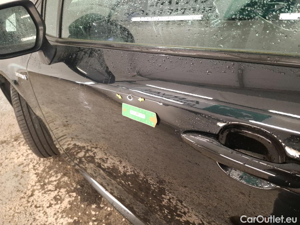  Toyota  Corolla TOYOTA  / 2018 / 5P / Berline Hybride 122h Dynamic Business Beyond Zer #1