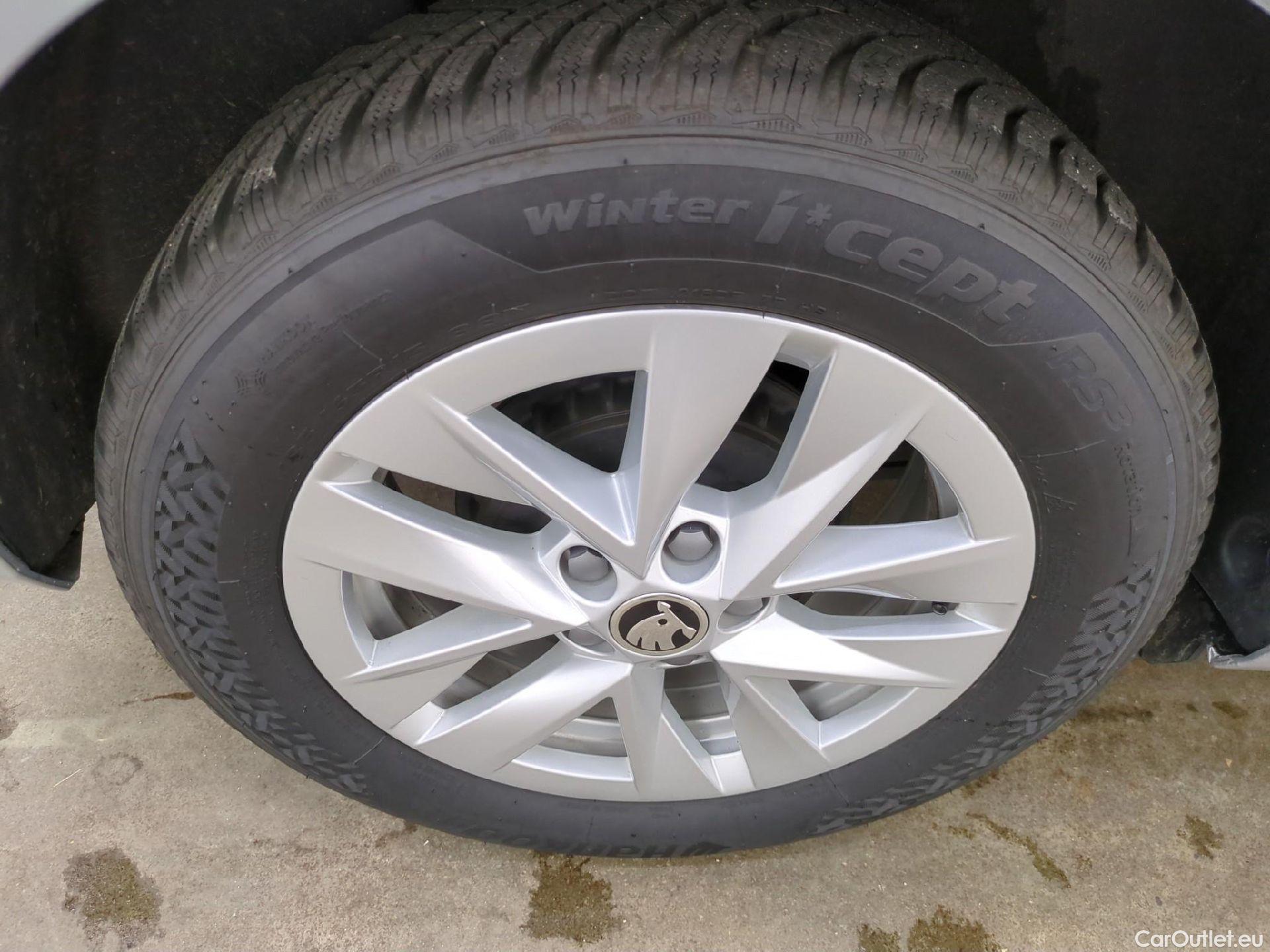  Skoda  Fabia  Ambition 1.0 MPI 80CV BVM5 E6d #7