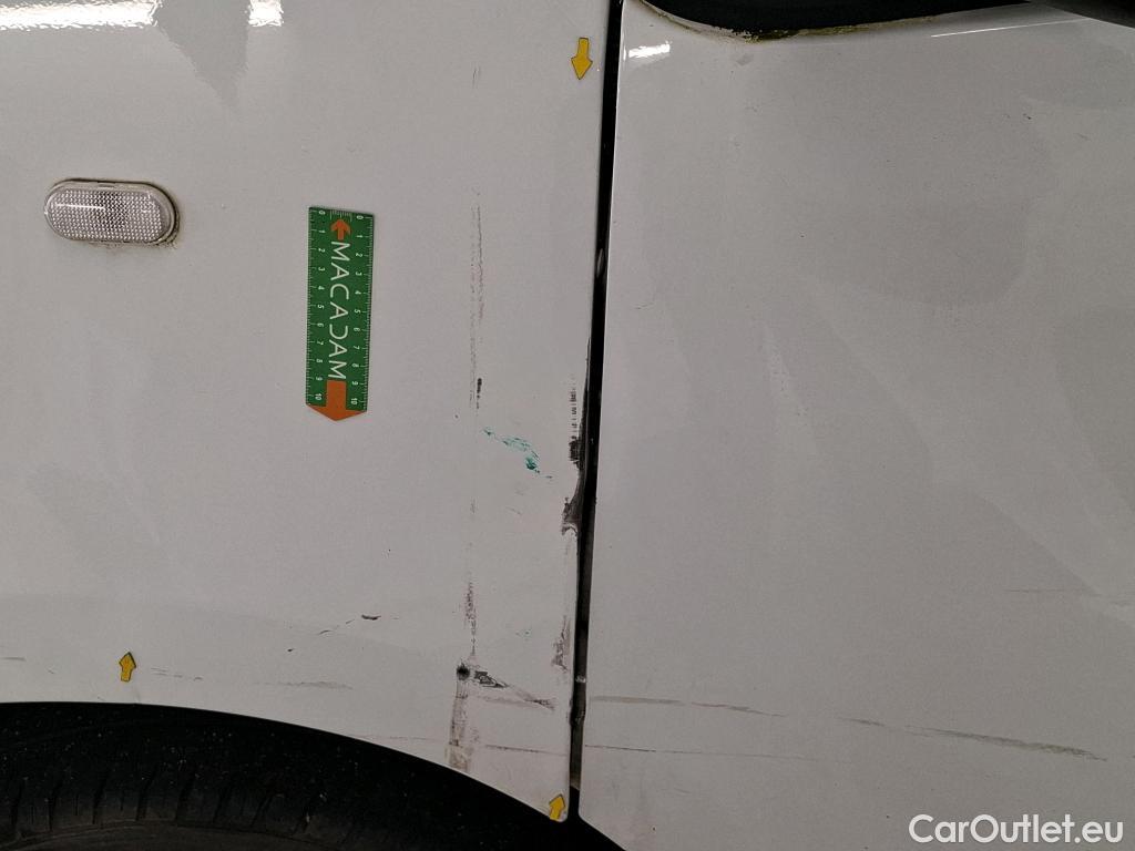  Renault  Trafic RENAULT  VU 4p Fourgon FG GCF L2H1 1300 dCi 120 #121