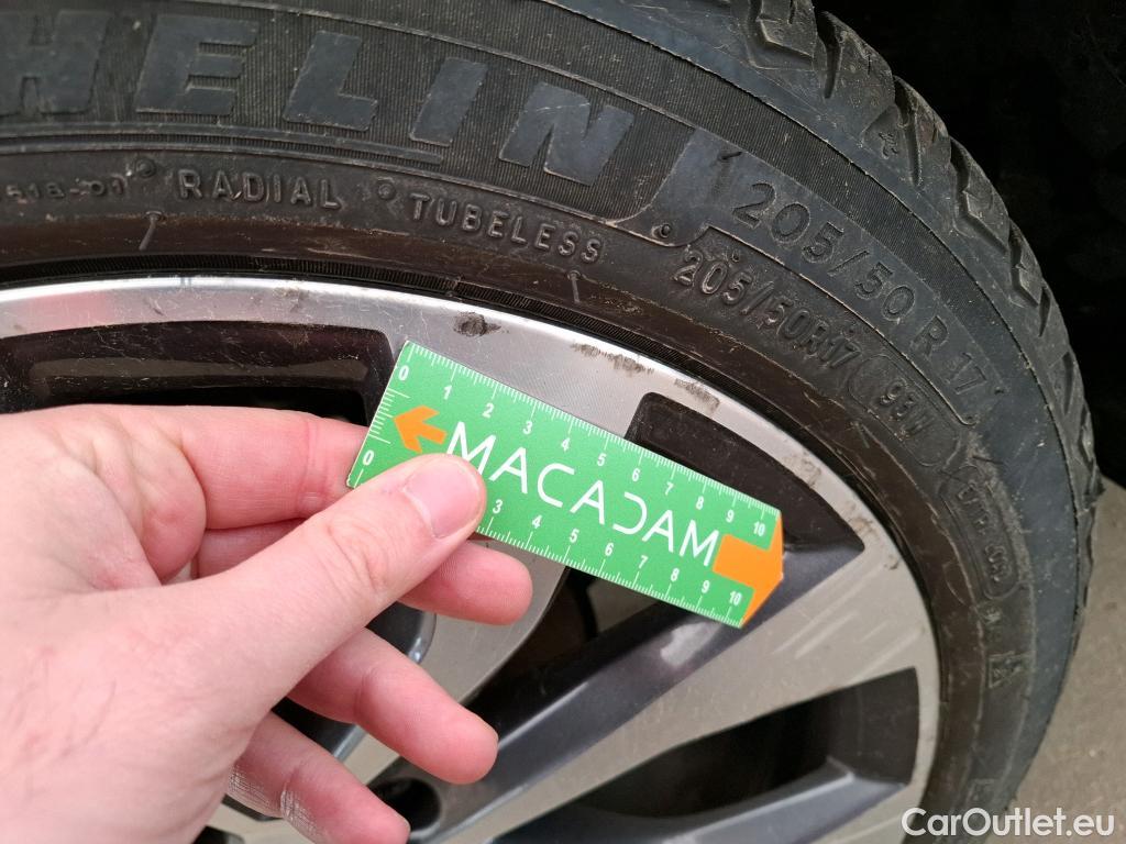  Renault  Megane RENAULT Mégane Berline 5p Berline Intens TCe 140 EDC FAP #18