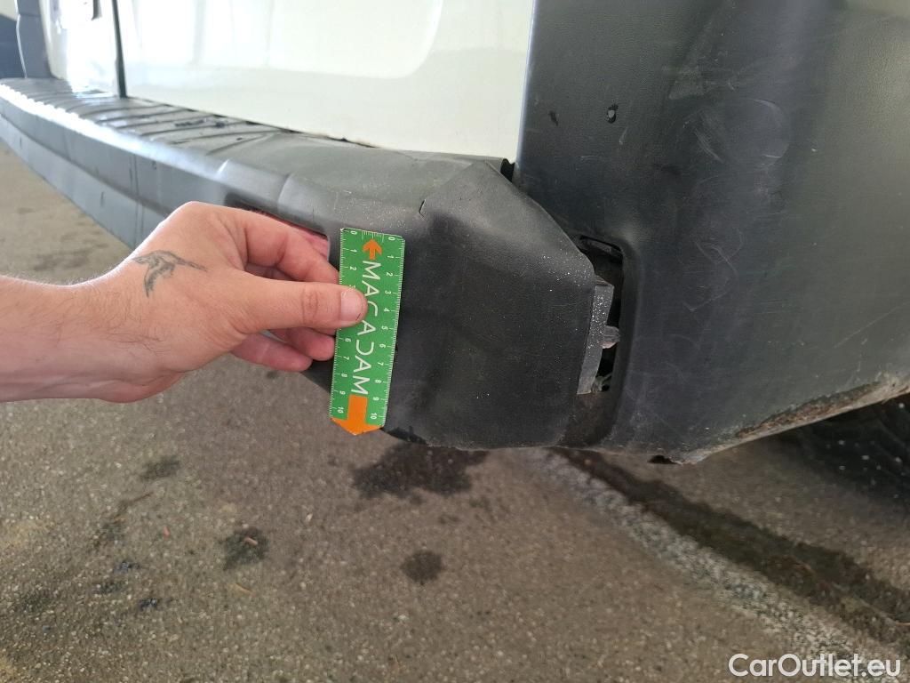  Renault  Trafic RENAULT  VU 4p Fourgon FG GCF L2H1 1300 dCi 120 #135