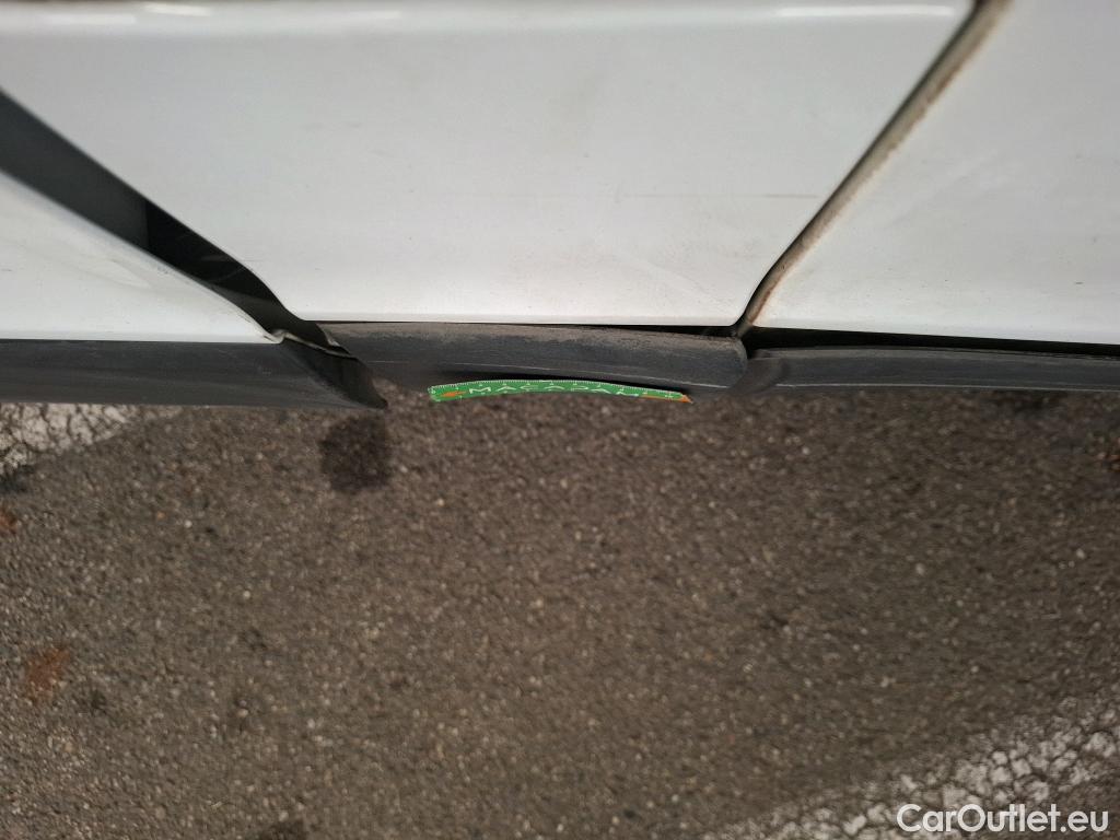  Renault  Trafic RENAULT  VU 4p Fourgon FG GCF L2H1 1300 dCi 120 #169