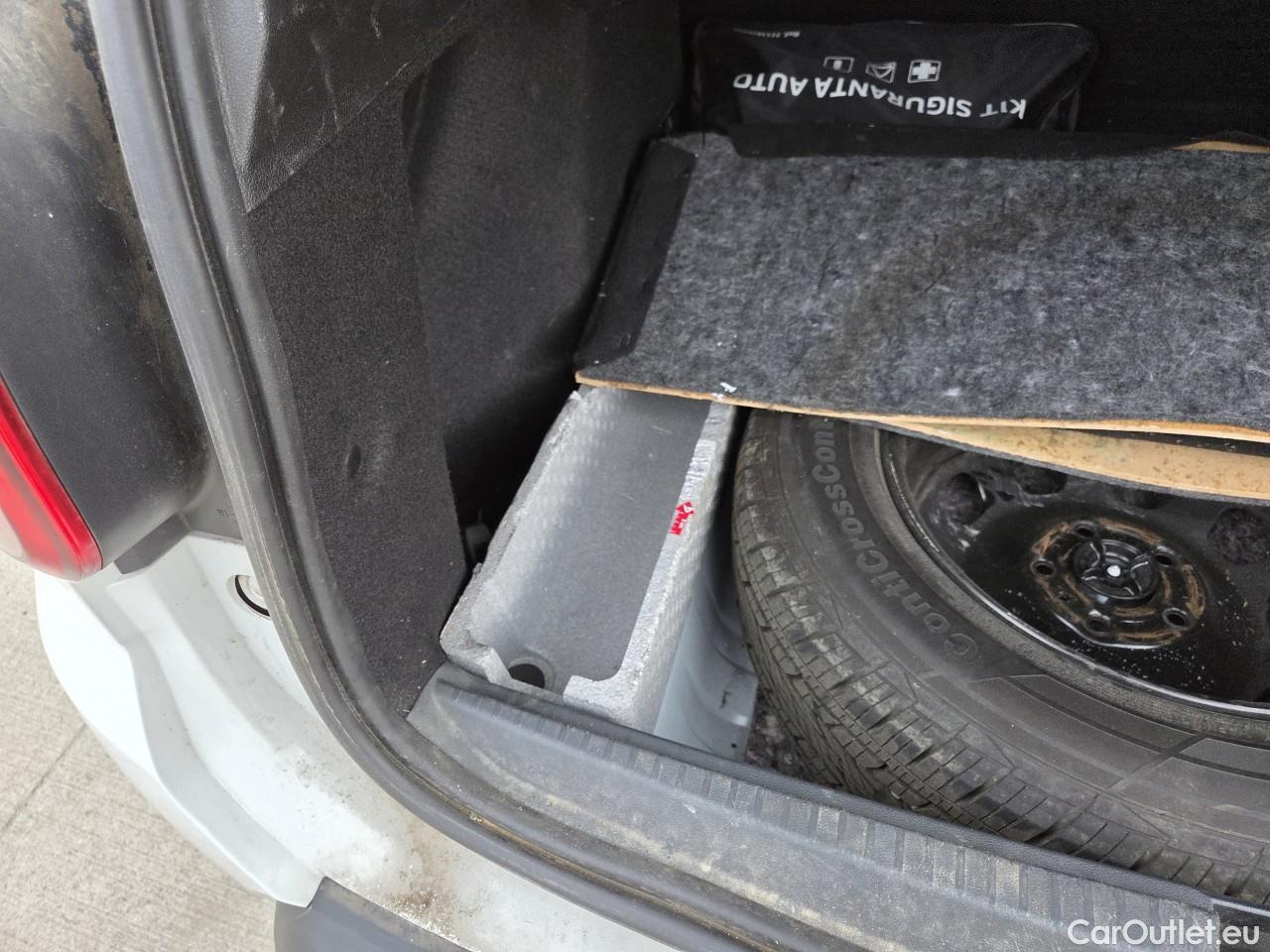  Dacia  Duster 1.5 Blue dCi 115CP Comfort 4WD #90