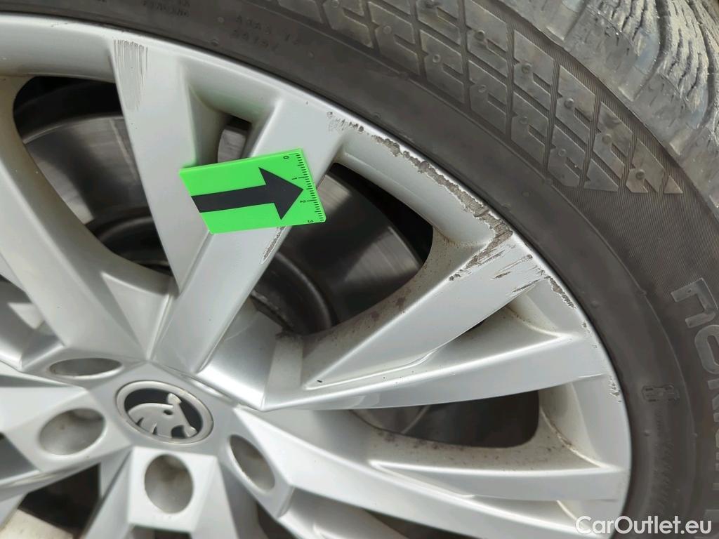  Skoda  Superb 2.0 TDI 200CP Style Combi DSG #18