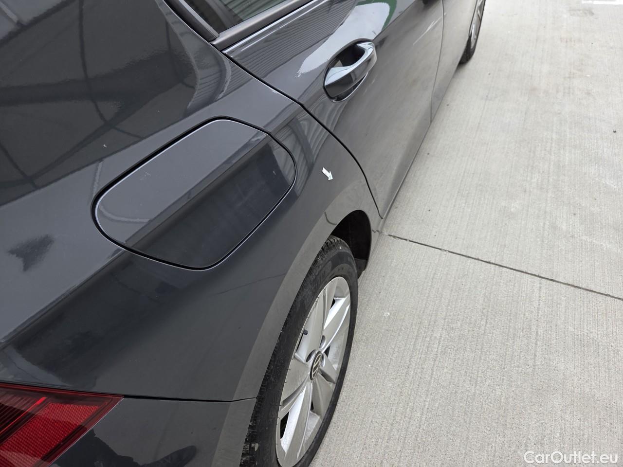  Volkswagen  Golf  Life 1.0 TSI #26