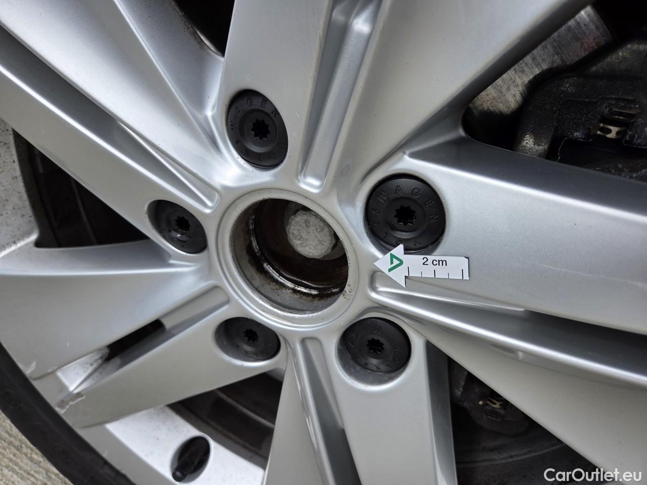  Volkswagen  Golf  Life 1.0 TSI #24