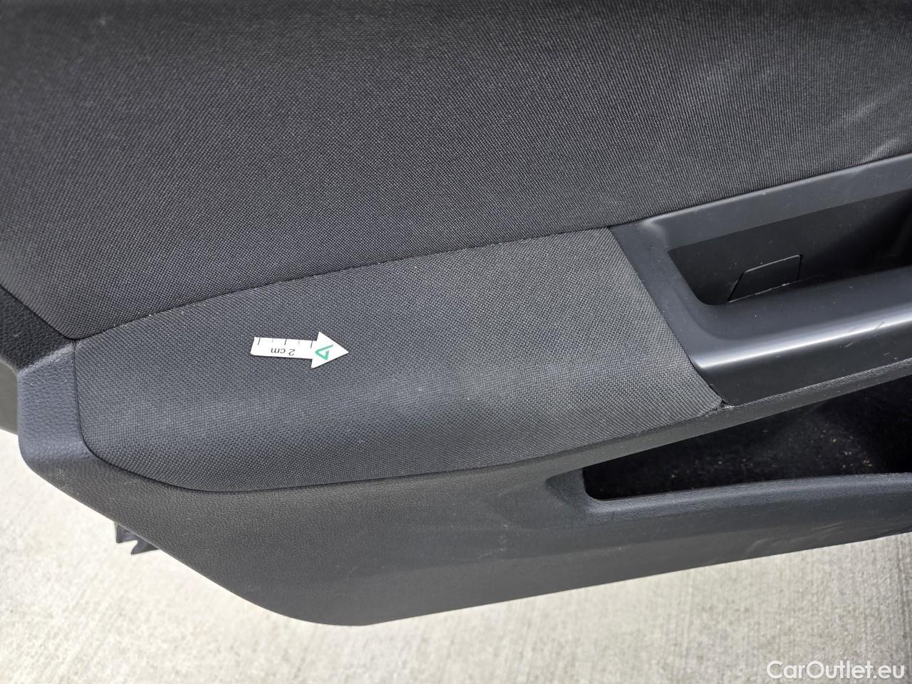  Volkswagen  Golf  Life 1.0 TSI #58