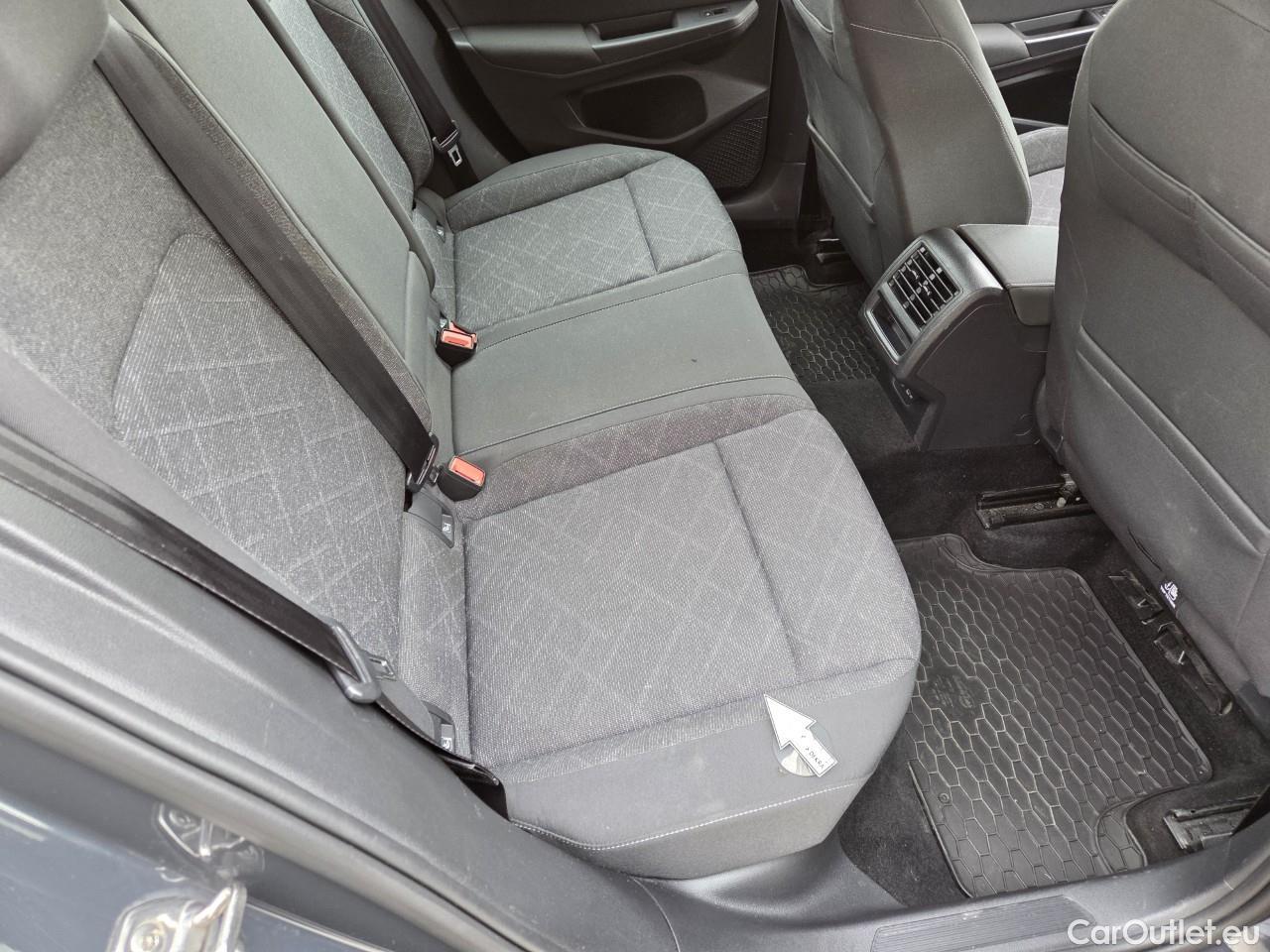  Volkswagen  Golf  Life 1.0 TSI #49