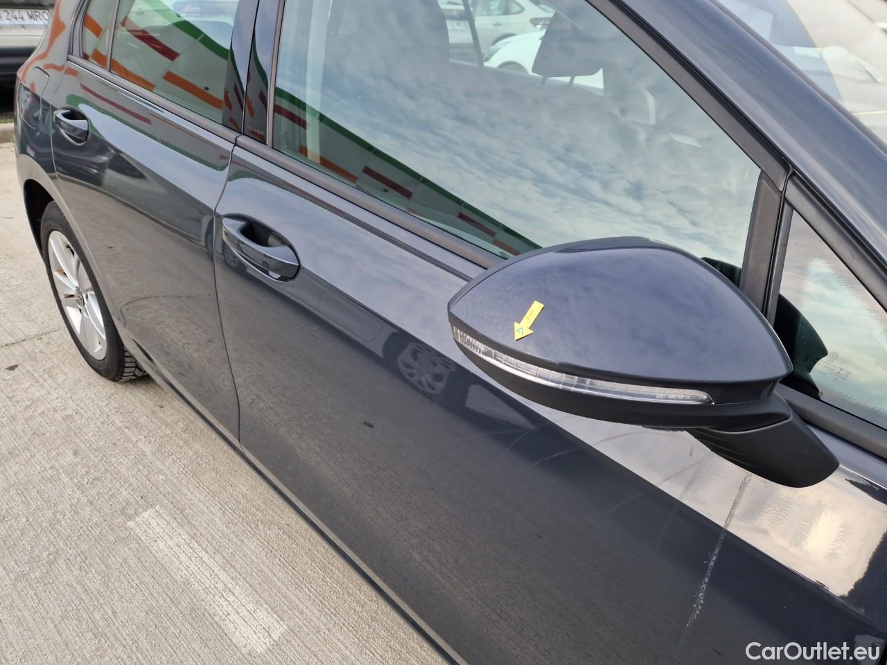  Volkswagen  Golf  Life 1.0 TSI #18