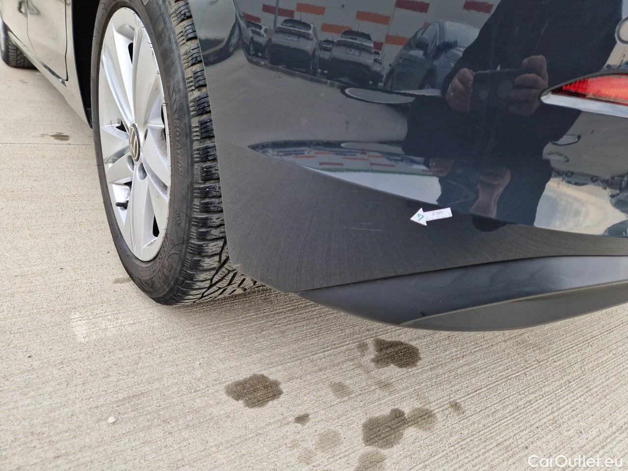  Volkswagen  Golf  Life 1.0 TSI #33