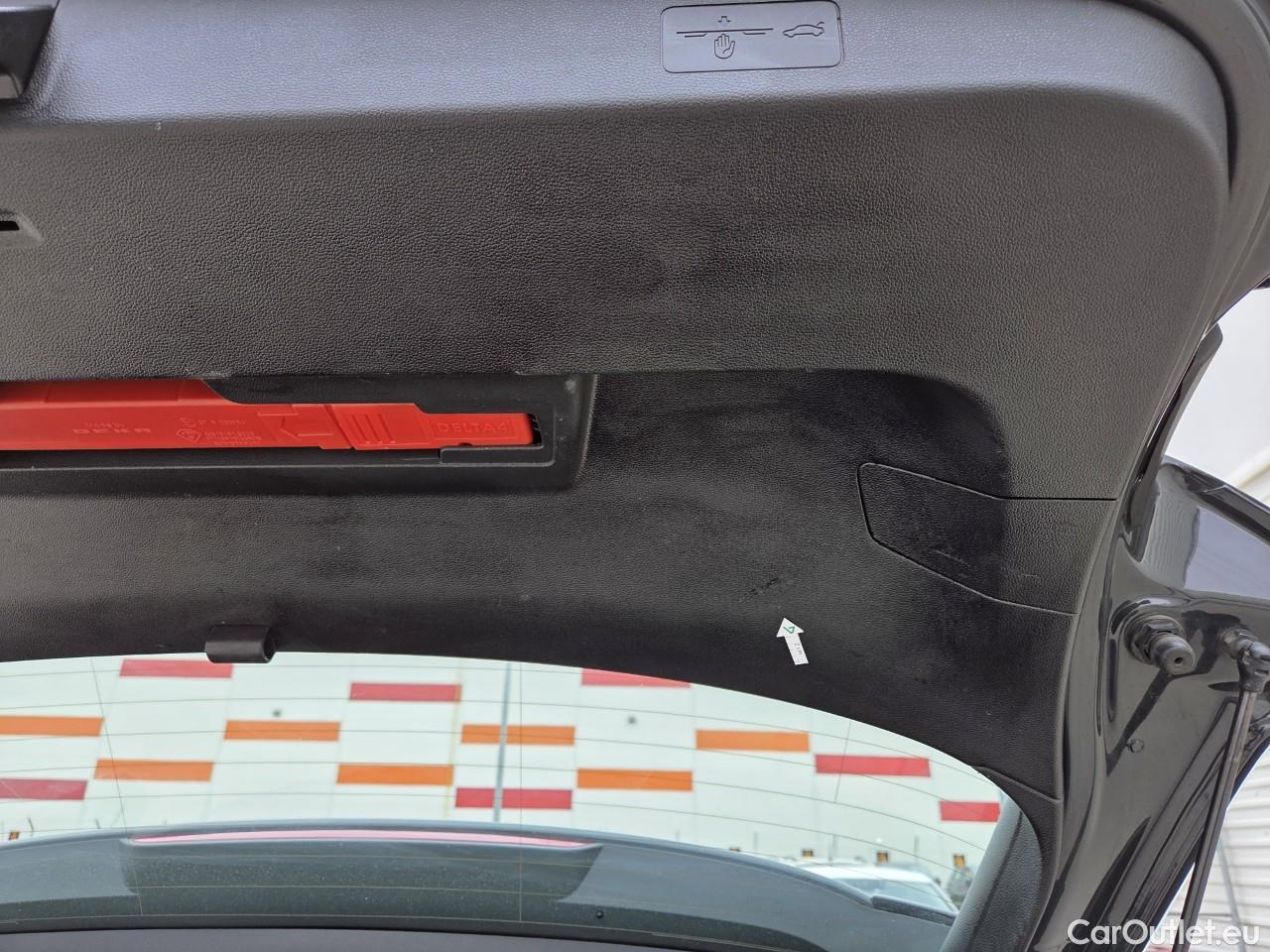  Volkswagen  Golf  Life 1.0 TSI #56