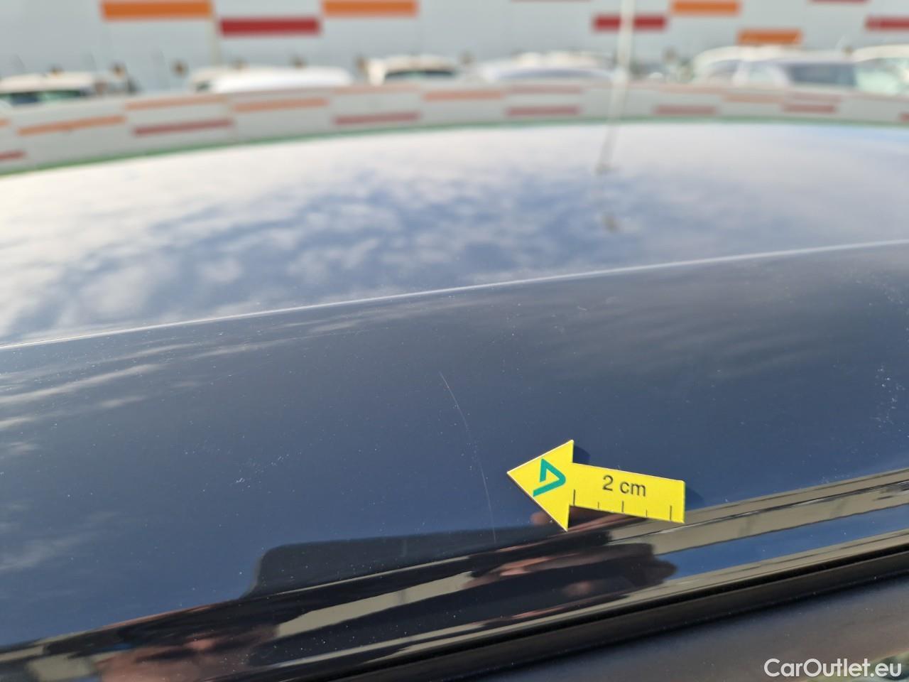  Volkswagen  Golf  Life 1.0 TSI #32