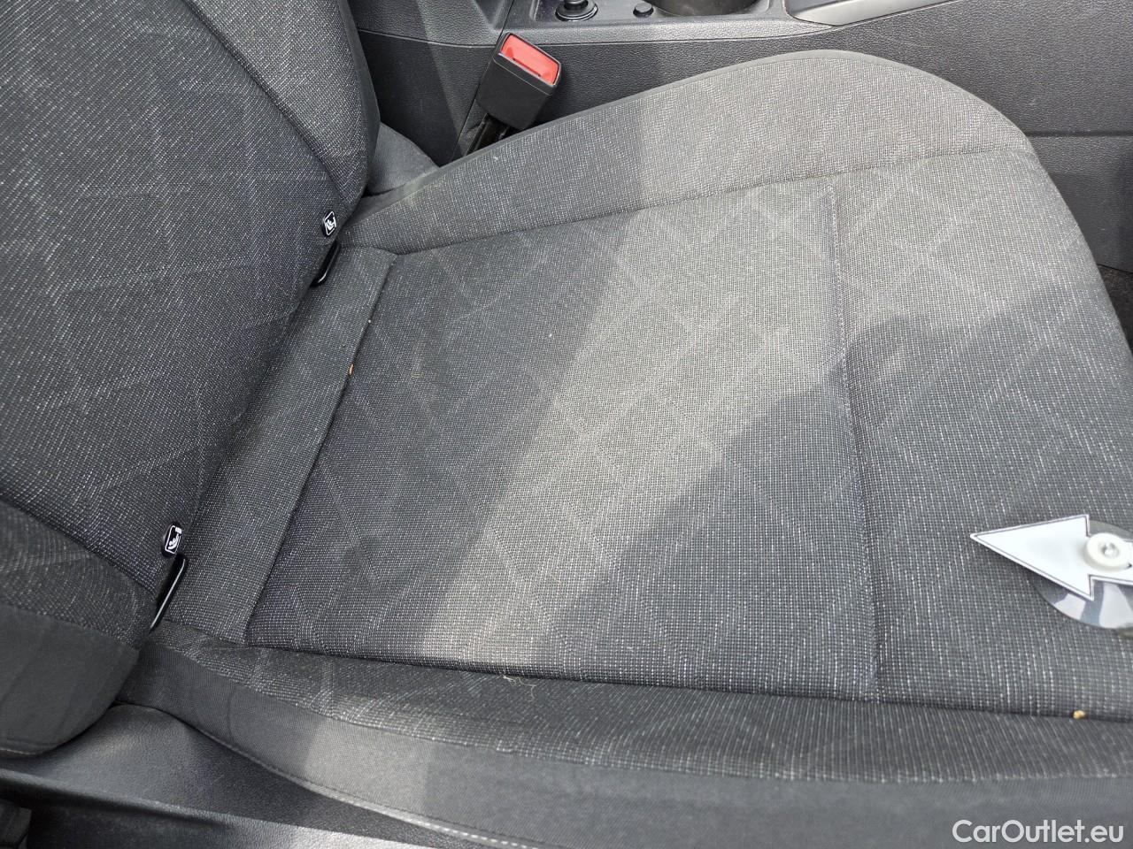  Volkswagen  Golf  Life 1.0 TSI #72