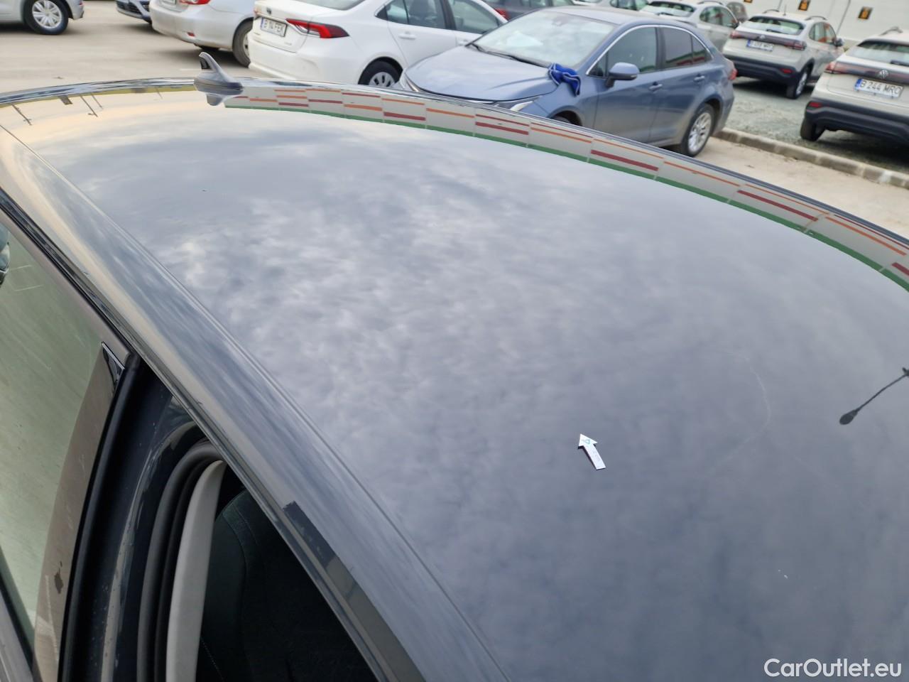  Volkswagen  Golf  Life 1.0 TSI #46