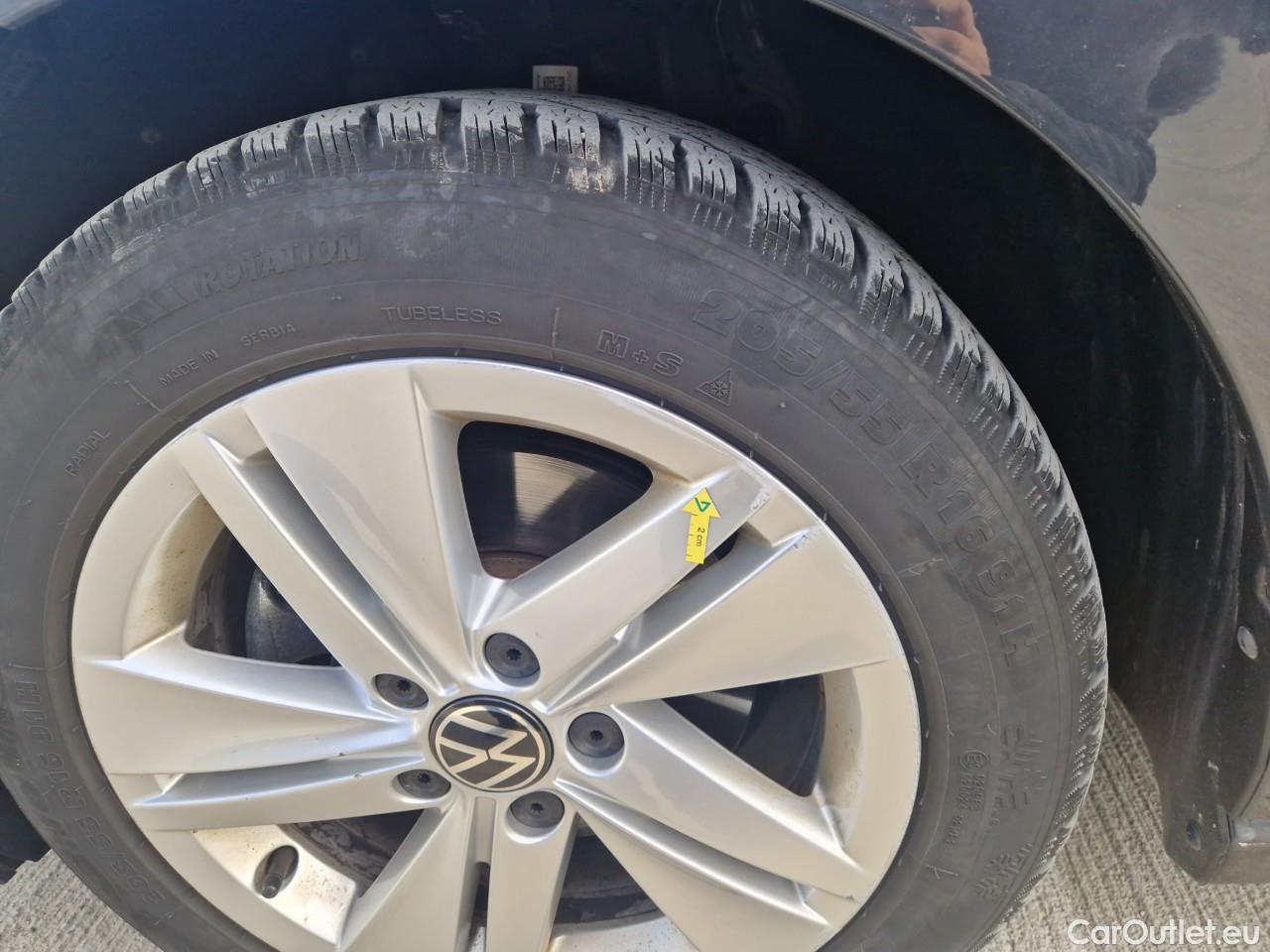  Volkswagen  Golf  Life 1.0 TSI #3