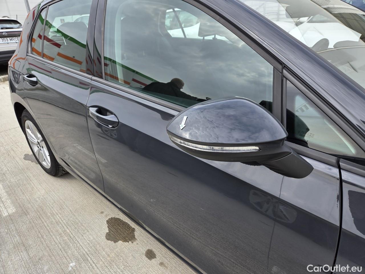  Volkswagen  Golf  Life 1.0 TSI #30