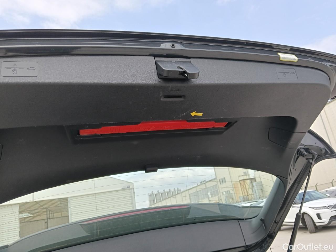  Volkswagen  Golf  Life 1.0 TSI #31