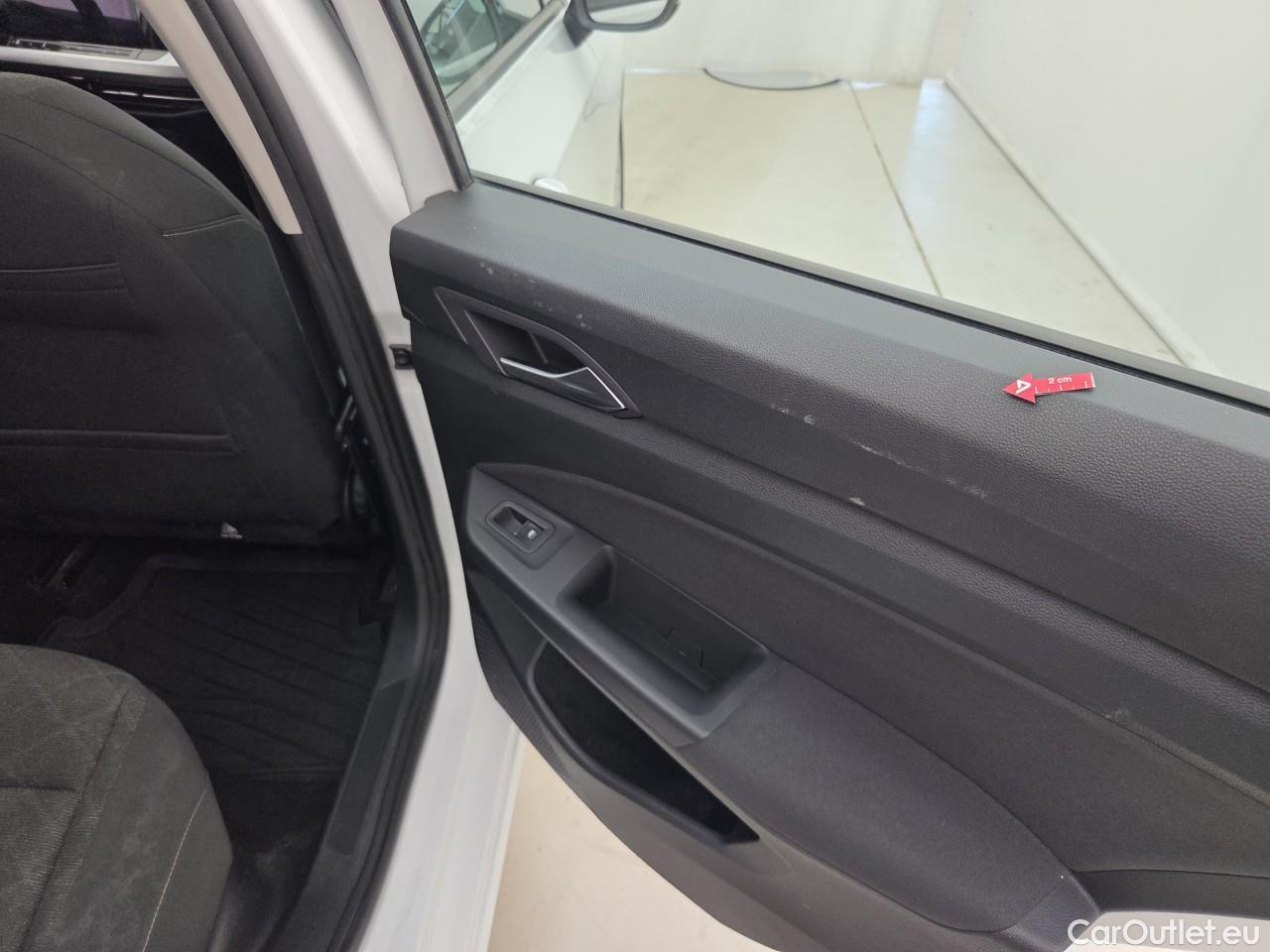  Volkswagen  Golf  Life 1.5 eTSI ACT DSG mild-Hybrid #36