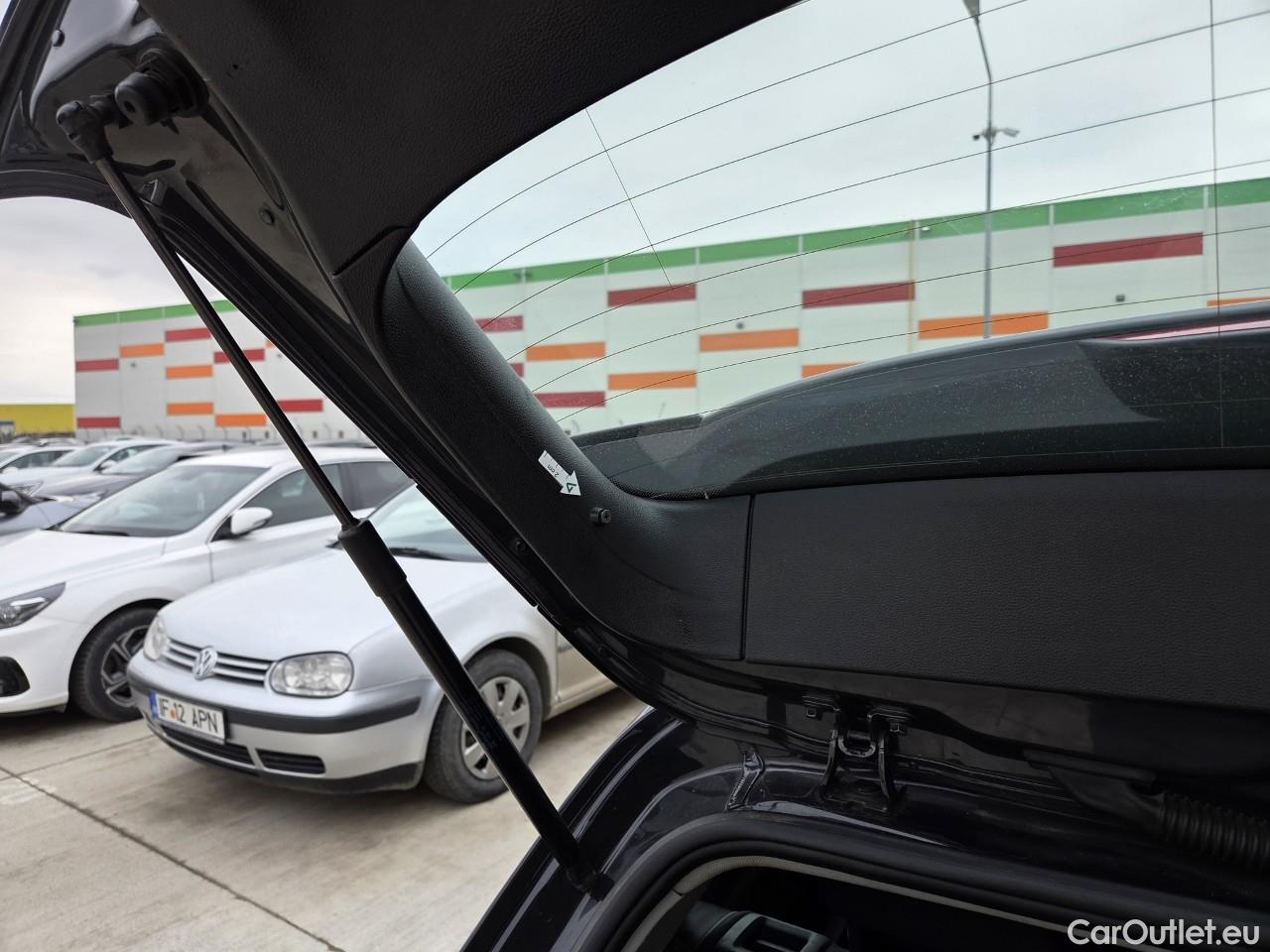  Volkswagen  Golf  Life 1.0 TSI #59