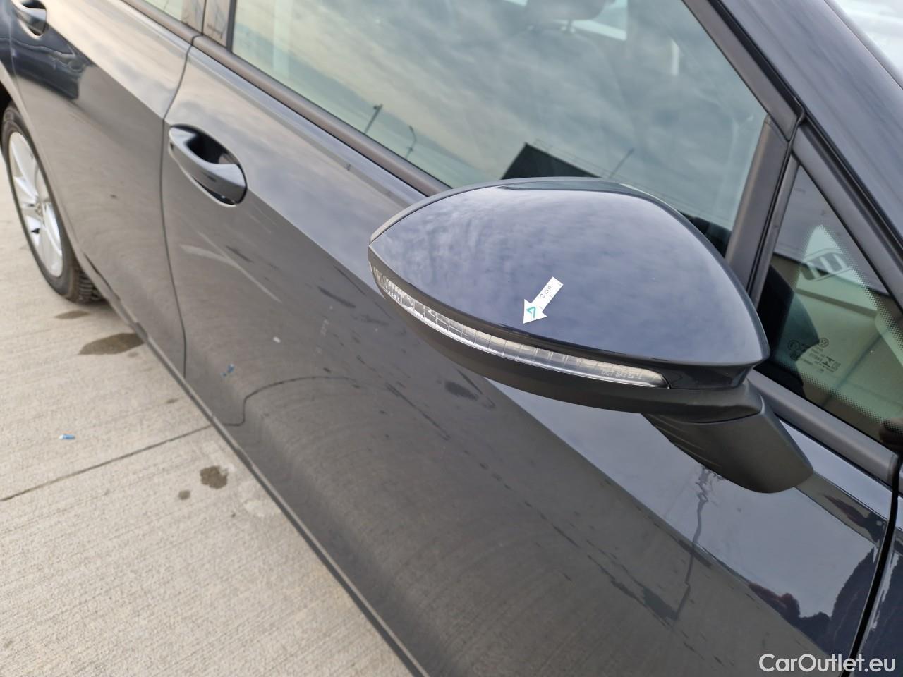  Volkswagen  Golf  Life 1.0 TSI #19