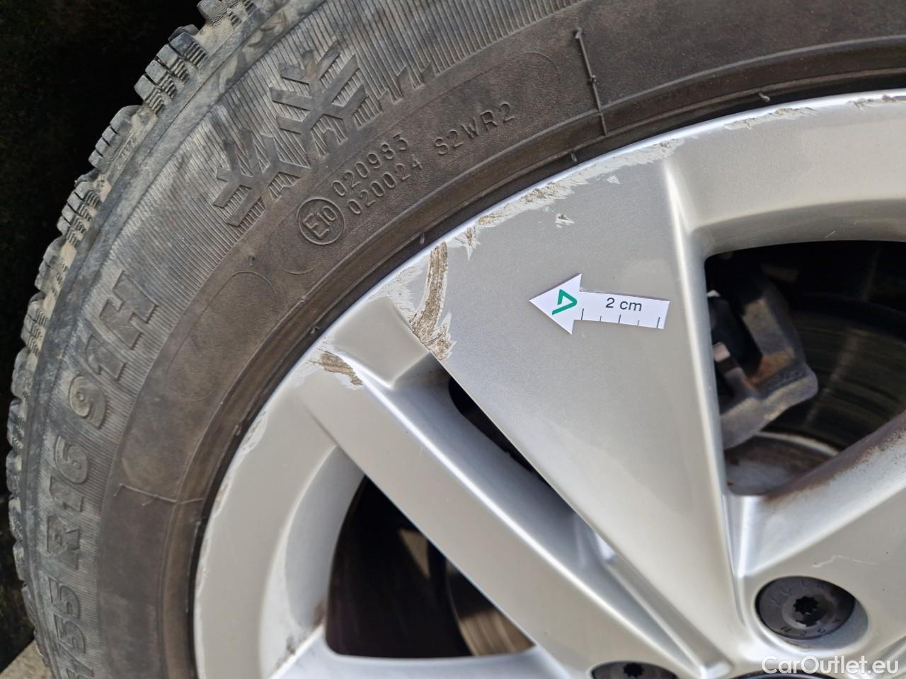  Volkswagen  Golf  Life 1.0 TSI #39