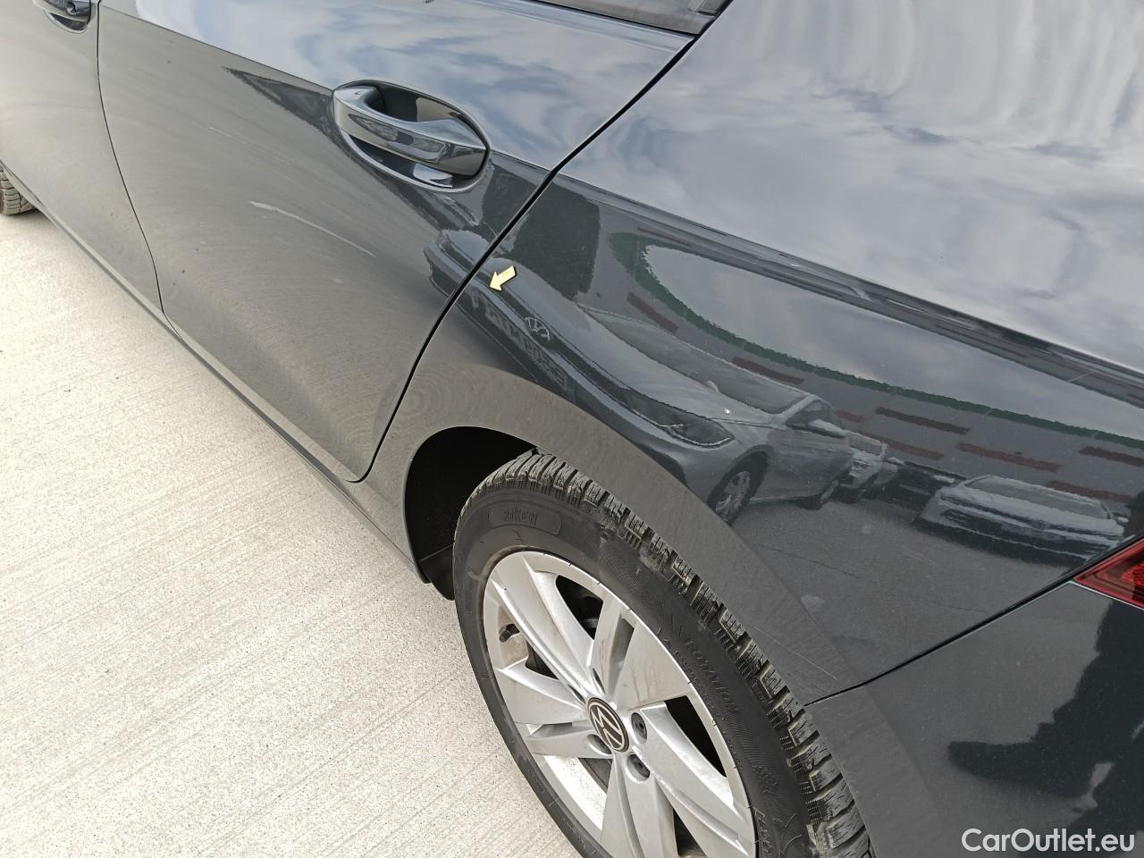  Volkswagen  Golf  Life 1.0 TSI #34