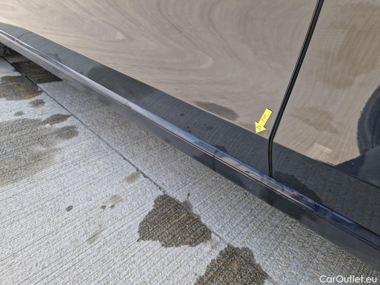  Volkswagen  Golf  Life 1.0 TSI #2