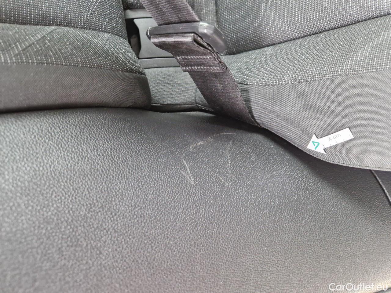  Volkswagen  Golf  Life 1.0 TSI #54