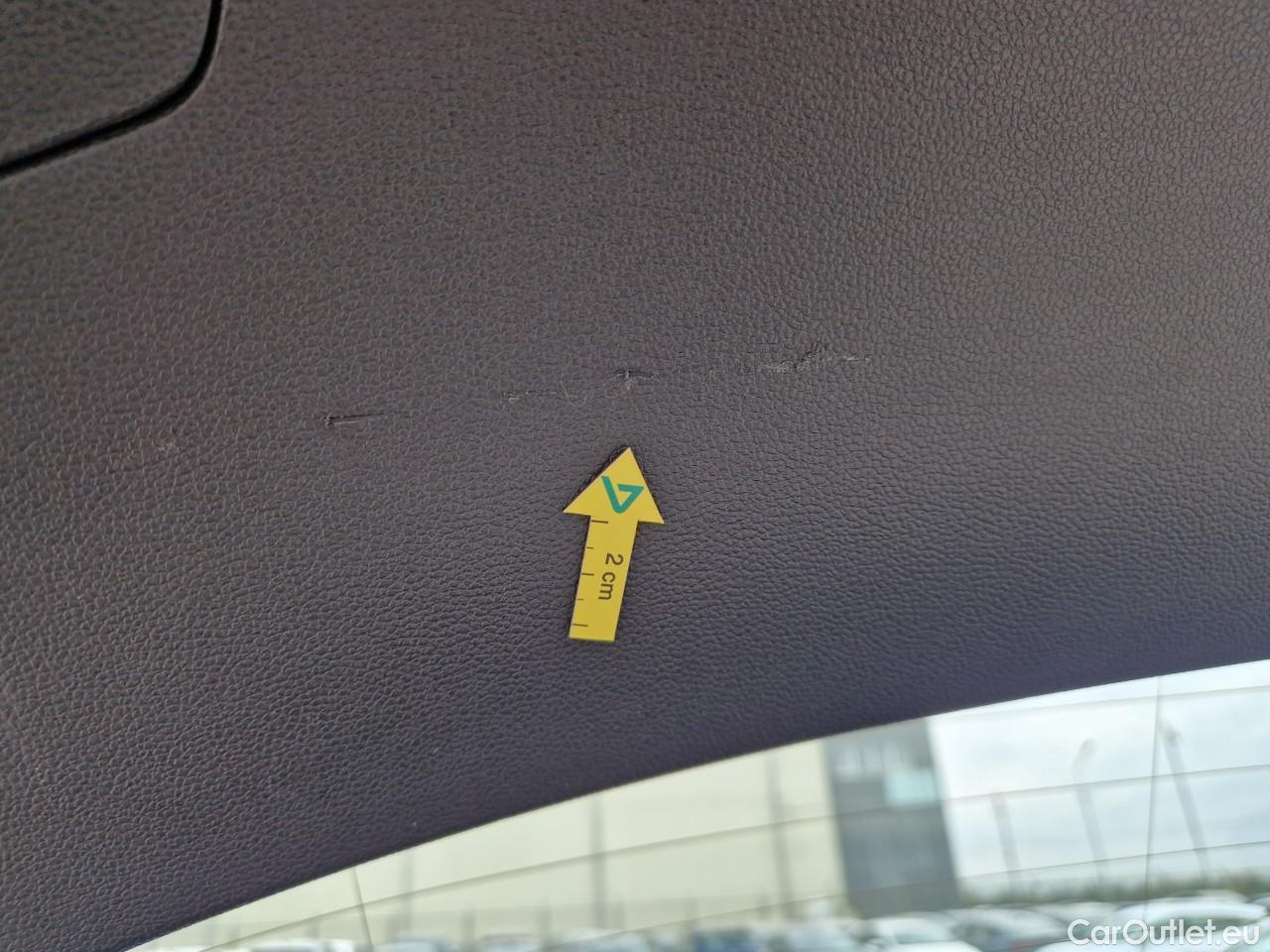  Volkswagen  Golf  Life 1.0 TSI #40