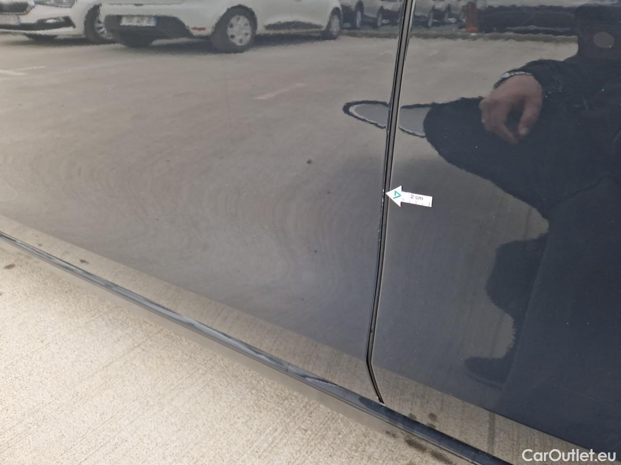  Volkswagen  Golf  Life 1.0 TSI #3