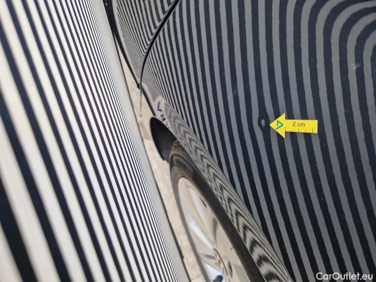  Volkswagen  Golf  Life 1.0 TSI #34