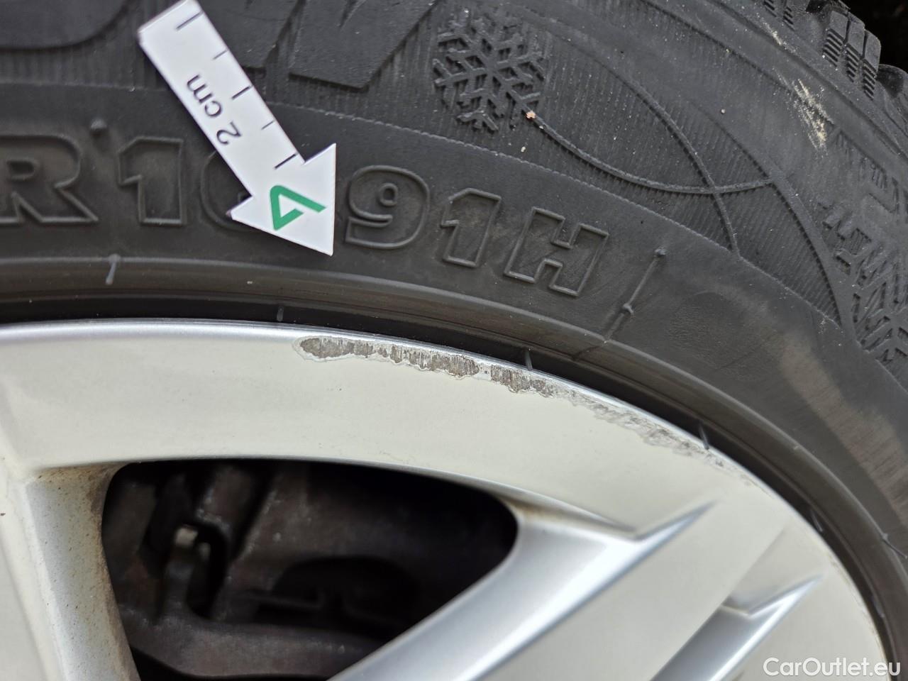  Volkswagen  Golf  Life 1.0 TSI #40