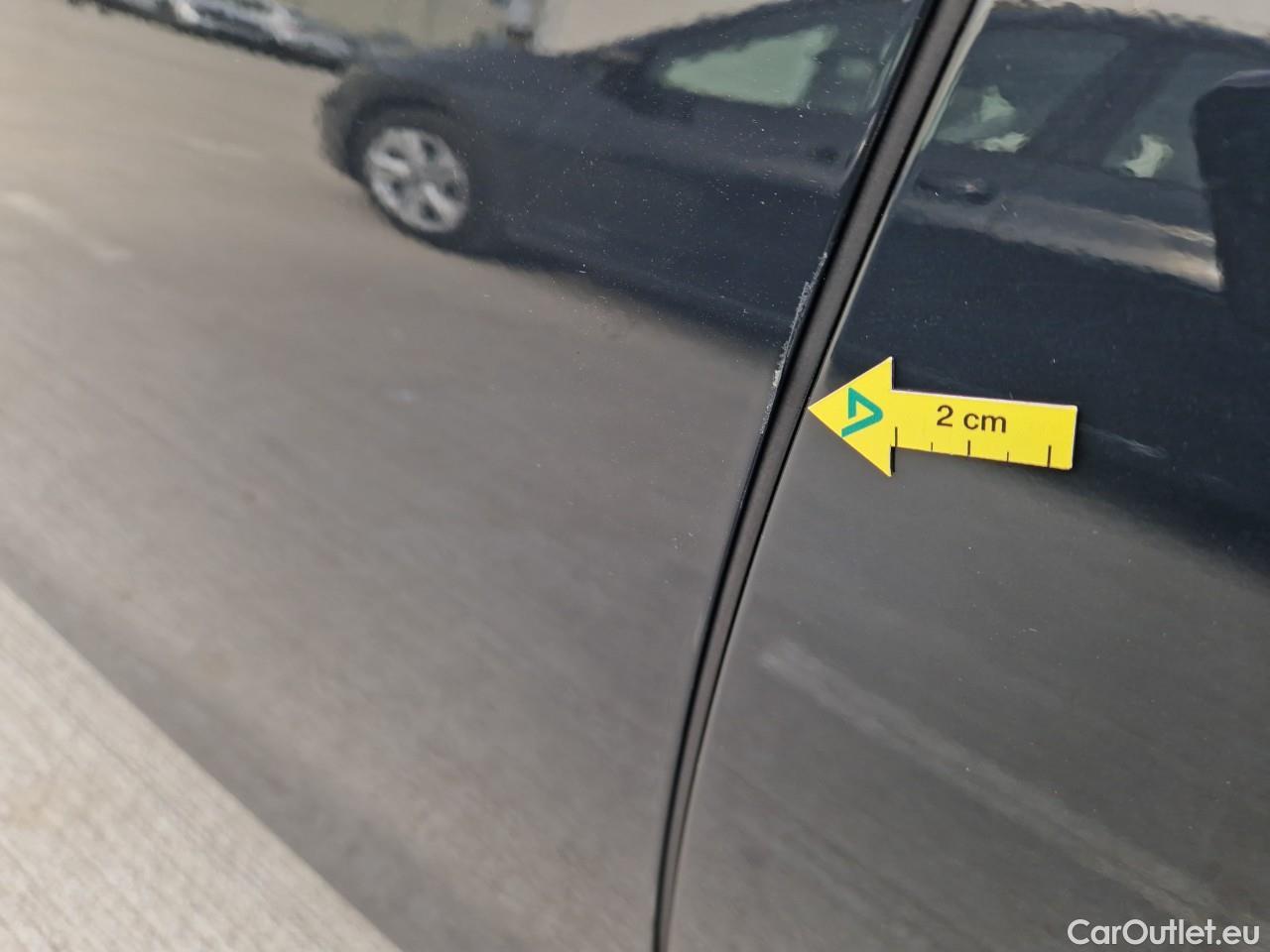  Volkswagen  Golf  Life 1.0 TSI #2